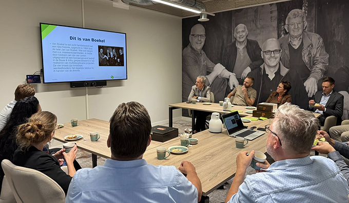 Het college van B&W van de Gemeente Maashorst op bezoek Het college van B&W van de Gemeente Maashorst op bezoek
